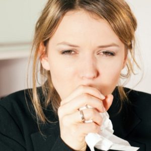 Причины и следствия сухого кашля у взрослых