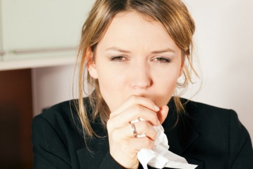 Причины и следствия сухого кашля у взрослых